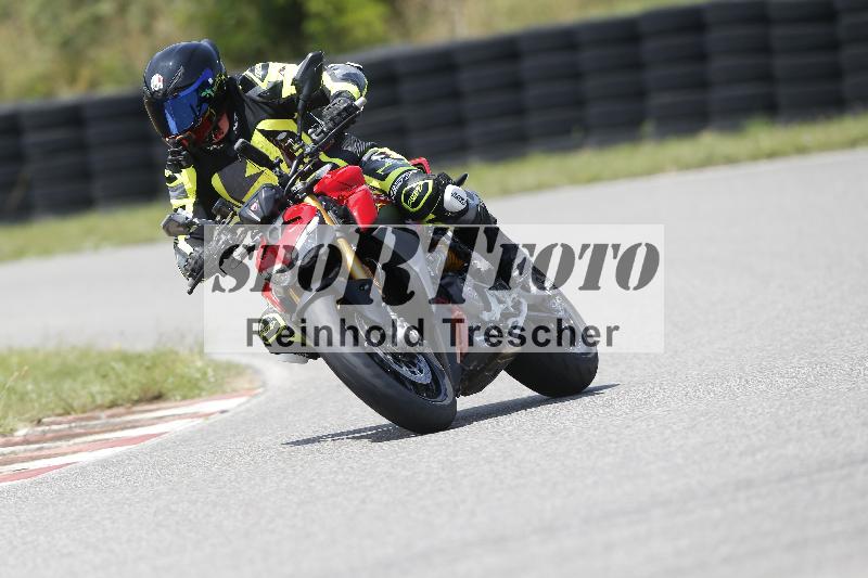 /27 12.06.2025 Ducati Schweiz Trackday Warmup  ADR/blau-bleu/ohne